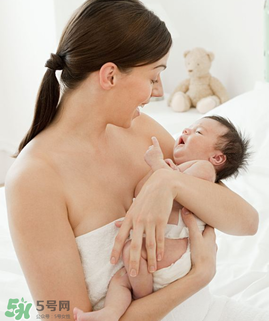 早產(chǎn)兒智力低下的表現(xiàn)是怎樣的？早產(chǎn)兒智力會低下嗎？