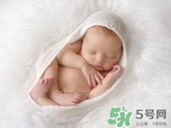 早產(chǎn)兒奶粉有必要嗎？早產(chǎn)兒可以吃普通奶粉嗎？