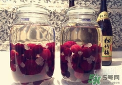 楊梅泡酒是青的好還是紅的好？楊梅酒用什么顏色的楊梅？
