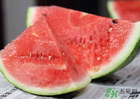 西瓜籽卡在喉嚨怎么辦？西瓜籽卡在氣管怎么辦？