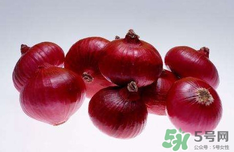 紅皮洋蔥和白皮洋蔥哪個(gè)好？吃紅皮洋蔥有什么好處