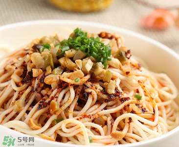 西紅柿厚燒蛋怎么做？西紅柿厚蛋燒的做法