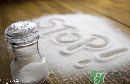 食鹽中的亞鐵氰化鉀是什么東西？亞鐵氰化鉀對身體有害嗎