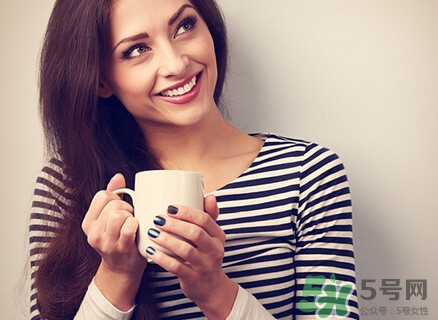 杜仲茶比較適合哪些人飲用？杜仲茶功效與作用有哪些？