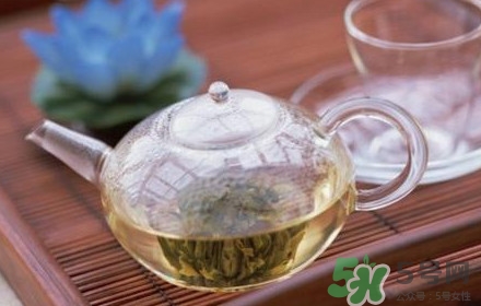 杜仲茶是熱性的嗎？杜仲茶和杜仲是一樣?xùn)|西嗎