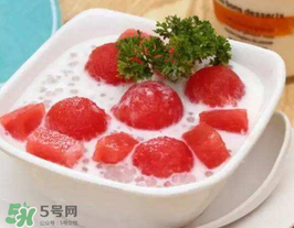 西瓜汁可以加牛奶嗎？西瓜汁和牛奶可以一起喝嗎？