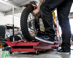 blends與vans聯(lián)名機車主題鞋子在哪買_怎么買？