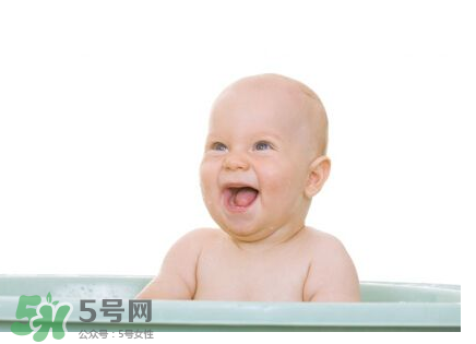 寶寶能用艾葉水洗澡嗎？嬰兒能用艾葉水洗澡嗎？