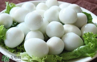 鵪鶉蛋能和胡蘿卜一起吃嗎？鵪鶉蛋能放多久？