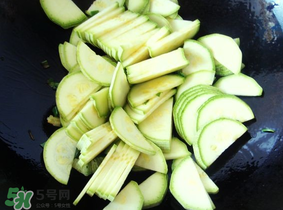 角瓜不能和什么一起吃？角瓜和什么相克？