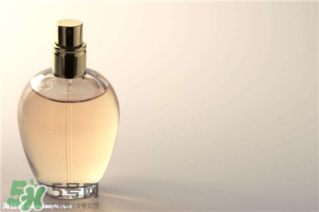 香水怎么噴?香水怎么能保持味道更久? 香水怎么噴?香水怎么能保持味道更久?