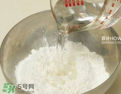 韭菜盒子用什么水和面？韭菜盒子和面用冷水還是熱水