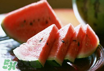 隔夜西瓜能吃嗎？吃隔夜西瓜有什么危害？