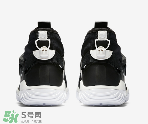 nikelab acg 07 kmtr機(jī)能運(yùn)動鞋黑白配色多少錢？
