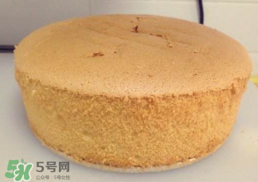 戚風蛋糕怎么做才松軟？戚風蛋糕怎么切開