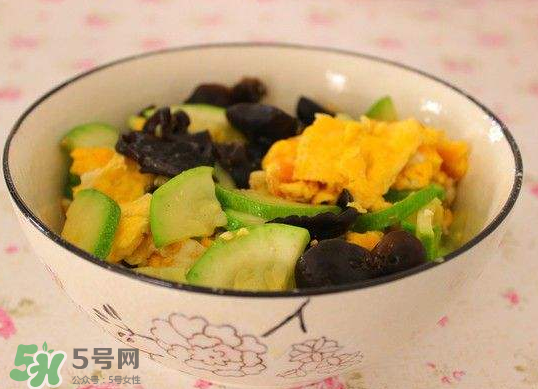 角瓜能和木耳一起吃嗎？角瓜和木耳能一起吃嗎？