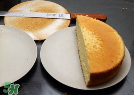 戚風(fēng)蛋糕為什么不蓬松？戚風(fēng)蛋糕不蓬松的原因