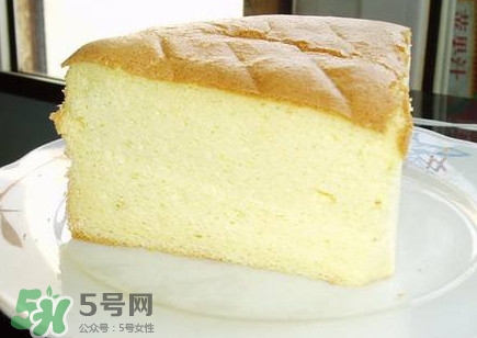 戚風蛋糕怎么做才松軟？戚風蛋糕怎么切開