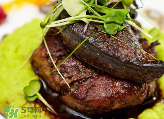 藍(lán)莓和牛肉能一起吃嗎？藍(lán)莓和牛肉會過敏嗎？