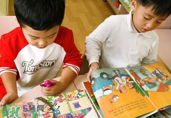 兒童性教育從幾歲開始？兒童性教育的關(guān)鍵時(shí)期是何時(shí)？