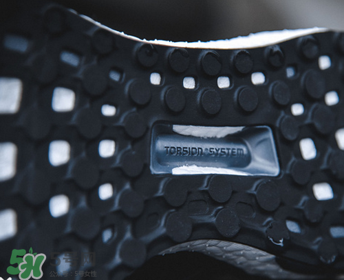 adidas energy boost4上腳怎么樣？阿迪達(dá)斯跑步鞋2017測評