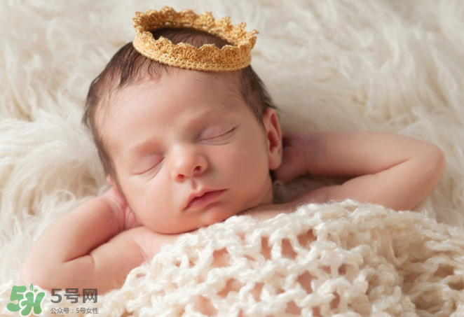 母乳喂養(yǎng)會胸下垂嗎？母乳喂養(yǎng)胸部下垂怎么辦？