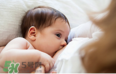 新生兒能用母乳洗臉嗎？新生兒能用母乳擦臉嗎？