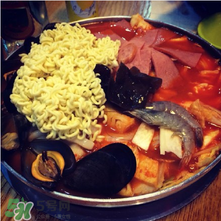 火雞面部隊鍋是什么？火雞面部隊鍋做法