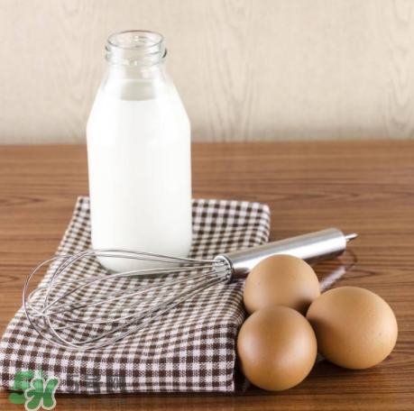 氨基酸奶粉與深度水解奶粉的區(qū)別 氨基酸奶粉與深度水解奶粉哪個(gè)好？