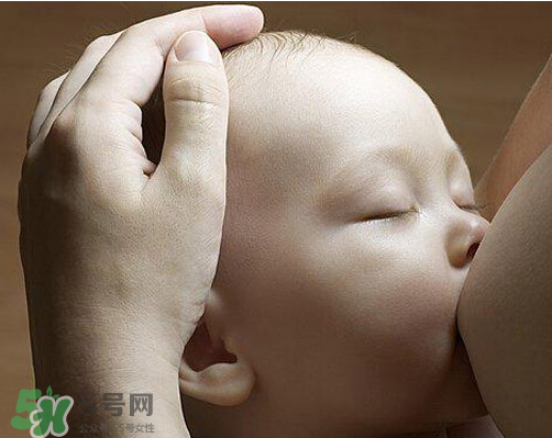 八月份可以斷奶嗎？8月份可以斷奶嗎？