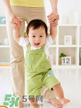 怎么糾正寶寶內(nèi)八字腳？寶寶八字腳幾歲前可以糾正？