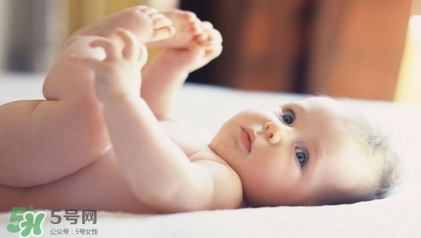 寶寶發(fā)燒可以擦清涼油嗎？寶寶發(fā)燒擦清涼油有副作用嗎？