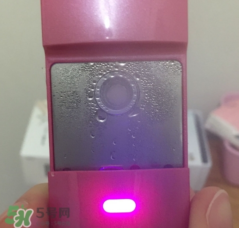 補水儀可以帶水充電嗎？補水儀怎么充電