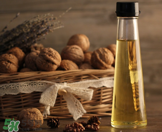 拉杜藍(lán)喬和羅朗德核桃油哪個(gè)好？Roland羅朗德和拉杜藍(lán)喬區(qū)別