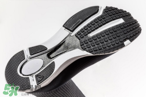 reebok sock runner ultraknit銳步超長襪子鞋多少錢？