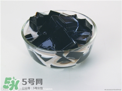 龜苓膏的作用 龜苓膏的功效 龜苓膏的作用 龜苓膏的功效