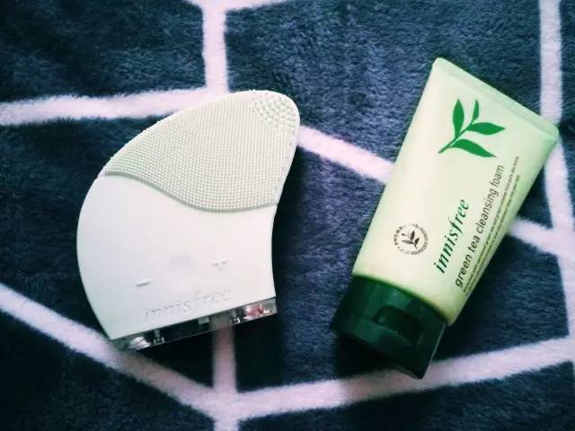 悅詩風(fēng)吟洗臉儀好用嗎？悅詩風(fēng)吟洗臉儀和luna潔面儀對比