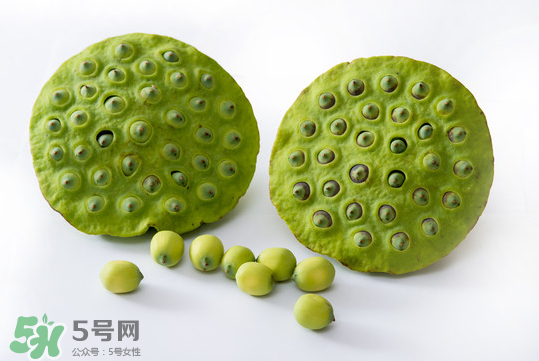 蓮蓬子中間的芯能吃嗎？蓮蓬子的功效與作用