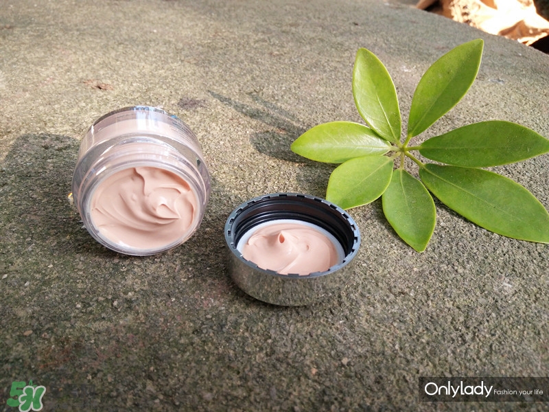 玉蘭油眼部素顏霜怎么用？玉蘭油眼部素顏霜使用方法