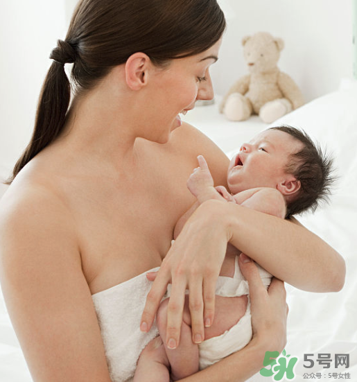 新生兒母乳喂養(yǎng)腹瀉需要換奶粉喂嗎？