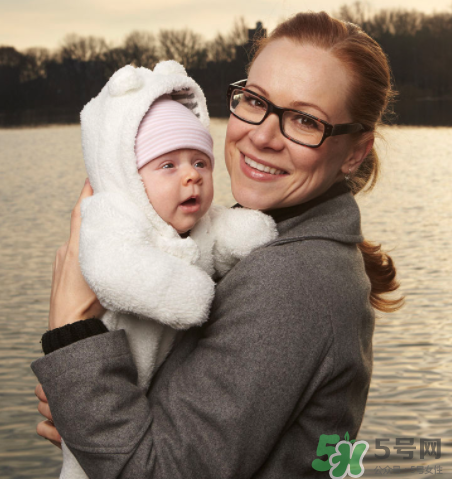 新生兒母乳喂養(yǎng)腹瀉需要換奶粉喂嗎？