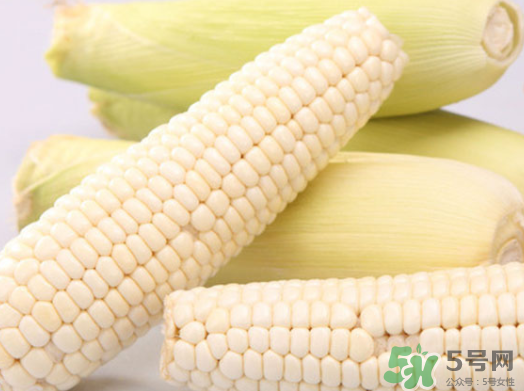 白玉米煮后變黃能吃嗎？白玉米為什么變黃了？