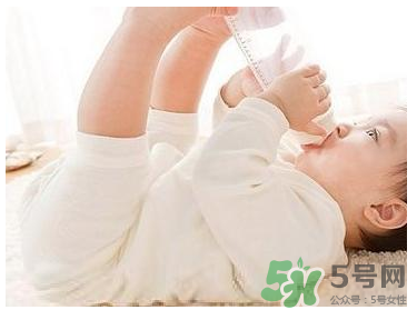 新生兒一月長(zhǎng)幾斤正常？新生兒一月長(zhǎng)多少厘米？