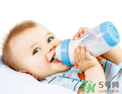 新生兒一月長(zhǎng)幾斤正常？新生兒一月長(zhǎng)多少厘米？