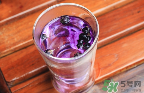 黑枸杞什么時(shí)候喝最好？黑枸杞什么水泡最好