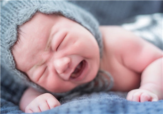 寶寶牙床上有小白點是怎么回事？寶寶牙床上的白點是什么？