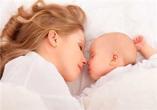 新生兒一月長(zhǎng)幾斤正常？新生兒一月長(zhǎng)多少厘米？