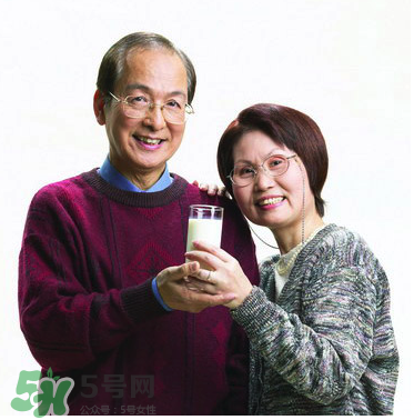 嬰兒奶粉老人能喝嗎？老人能不能喝嬰兒奶粉？