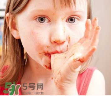 寶寶愛(ài)吃甜食智力會(huì)下降嗎？?jī)和瘣?ài)吃糖會(huì)影響智力嗎？