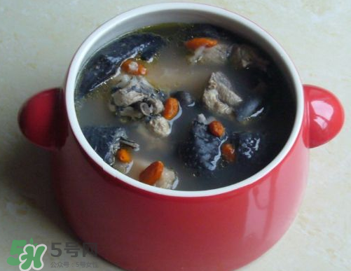 榴蓮殼燉排骨殼能吃嗎？榴蓮殼燉排骨什么味道？